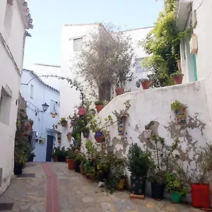  Apartment Beautiful In Duquesa And Gardens